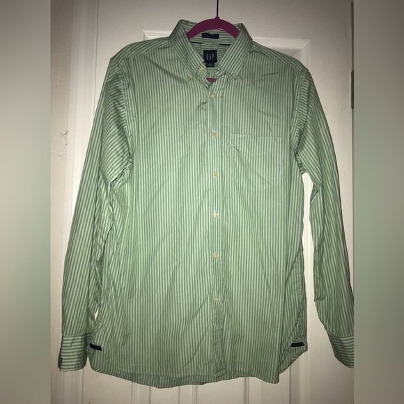 GAP Other - Men’s Gap button down shirt Size medium. Bundle & Save!!